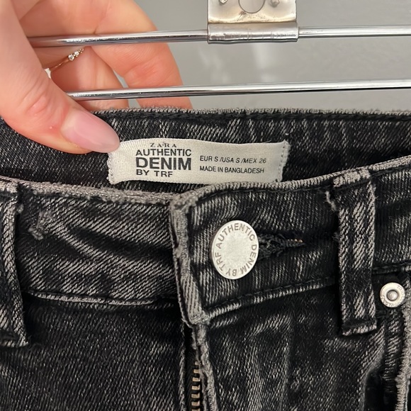 Zara Black Denim Skirt - Picture 2 of 4